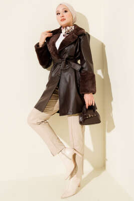 Yaka Ve Bilek Kürklü Kısa Deri Trençkot Kahve - Trençkot