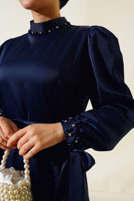 Yaka ve Kol Taşlı Saten Elbise Lacivert - Tesettür Elbise