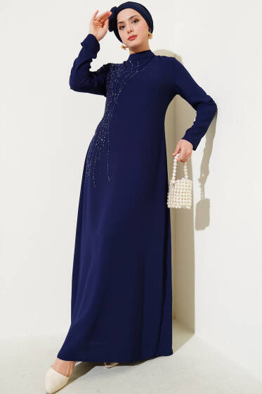 Yaka ve Omuz Taşlı Büyük Beden Krep Elbise Lacivert - Elbise