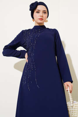 Yaka ve Omuz Taşlı Büyük Beden Krep Elbise Lacivert - Tesettür Elbise