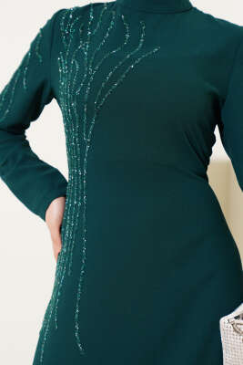 Yaka ve Omuz Taşlı Büyük Beden Krep Elbise Zümrüt - Tesettür Elbise