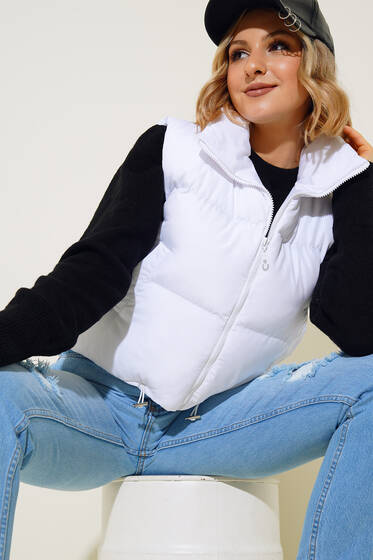 Yakalı Kısa Şişme Yelek Beyaz - Kadın Giyim Modelleri