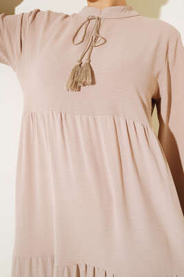 Yakası Bağcıklı Kat Kat Elbise Bej - Tesettür Elbise