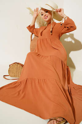 Yakası Bağcıklı Kat Kat Elbise Camel 