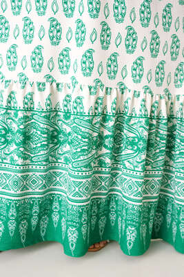 Yakası Bağlamalı Desenli Elbise Yeşil - Tesettür Elbise