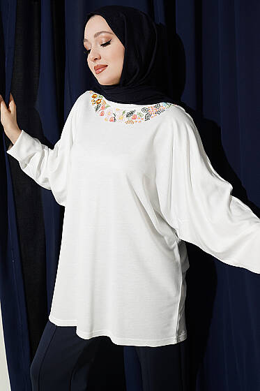 Yakası Çiçek Nakışlı Loyşa Tunik Beyaz - Tunik