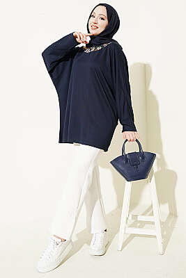 Yakası Çiçek Nakışlı Loyşa Tunik Lacivert - Tunik