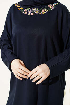 Yakası Çiçek Nakışlı Loyşa Tunik Lacivert - Tunik