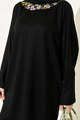 Yakası Çiçek Nakışlı Loyşa Tunik Siyah - Tunik