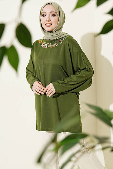 Yakası Çiçek Nakışlı Loyşa Tunik Yeşil - Tunik