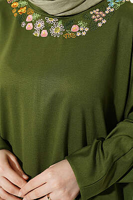Yakası Çiçek Nakışlı Loyşa Tunik Yeşil - Tunik