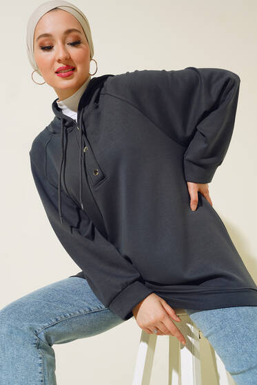 Yakası Çıtçıt Detaylı Kapüşonlu Tunik Füme - Tunik