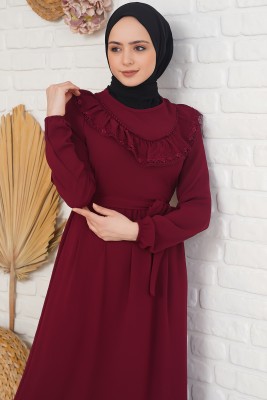 Yakası Dantel Detaylı Kemerli Bordo Elbise - Tesettür Elbise