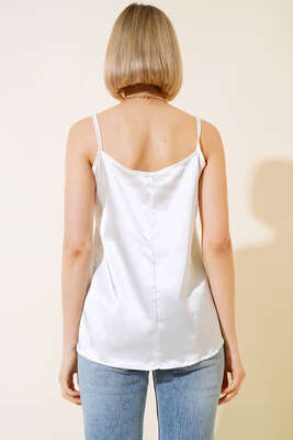 Yakası Dantelli Askılı Saten Bluz Ekru - Kadın Giyim Modelleri