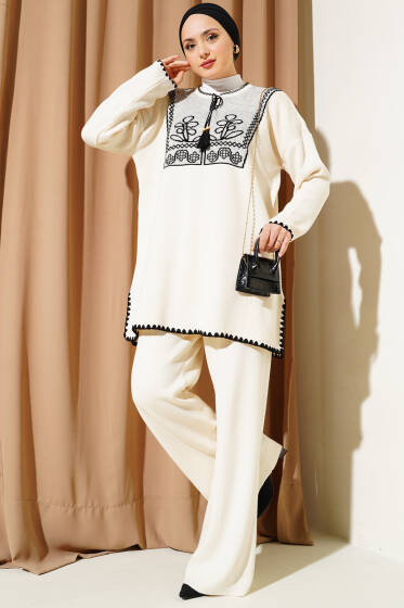Yakası Desenli Yaka İpli Triko İkili Takım Bej - İkili Takım
