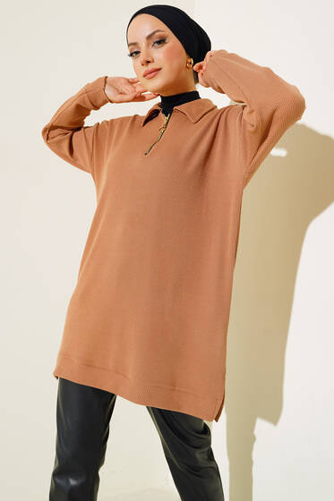 Yakası Fermuarlı Burgu Tunik Camel - Tunik