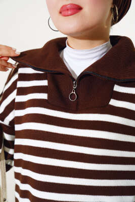 Yakası Fermuarlı Çizgili Triko İkili Takım Kahve - Triko İkili Takım