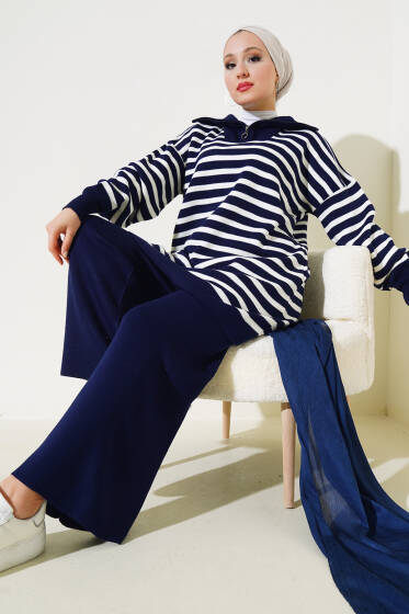 Yakası Fermuarlı Çizgili Triko İkili Takım Lacivert - İkili Takım