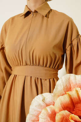 Yakası Fermuarlı Terikoton Elbise Camel - Tesettür Elbise