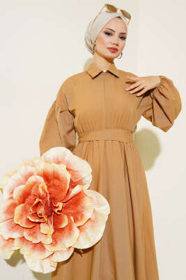 Yakası Fermuarlı Terikoton Elbise Camel - Tesettür Elbise