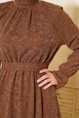 Yakası Fırfırlı Kuşaklı Elbise Kahve - Thumbnail
