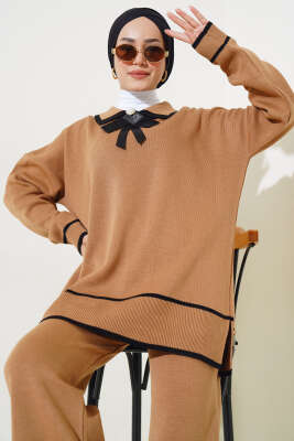 Yakası Fiyonklu Triko İkili Takım Latte - Triko İkili Takım