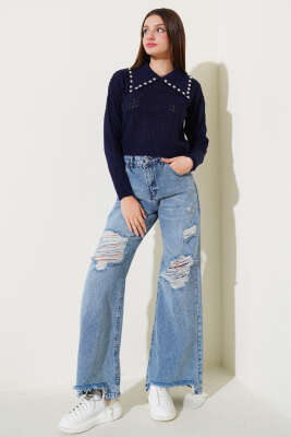 Yakası İnci Süslemeli Delikli Kazak Lacivert - Kadın Giyim Modelleri