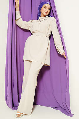 Yakası Kolyeli Tunik İkili Takım Bej - NESSİA