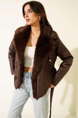 Yakası Kürklü Kuşaklı Kısa Mont Kahve - Kadın Giyim Modelleri