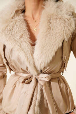 Yakası Kürklü Kuşaklı Kısa Mont Taş - Kadın Giyim Modelleri