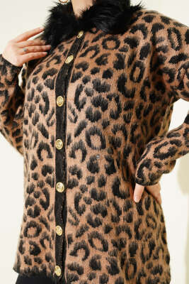 Yakası Kürklü Triko Leopar Hırka - Hırka