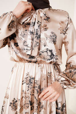 Yakası Kuşaklı Saten Elbise Bej - Tesettür Elbise