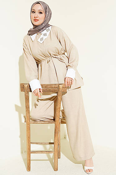 Yakası Taşlı Gizli Düğmeli İkili Takım Bej - İkili Takım