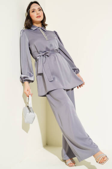 Yakası Taşlı Kuşaklı Saten İkili Takım Gri - İkili Takım