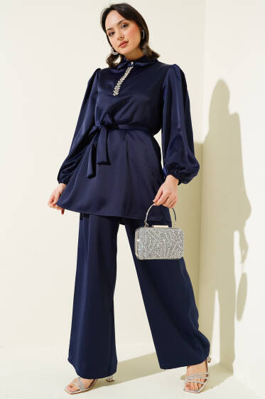 Yakası Taşlı Kuşaklı Saten İkili Takım Lacivert - İkili Takım