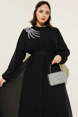 Yakası Taşlı Kuşaklı Şifon Elbise Siyah - Tesettür Elbise