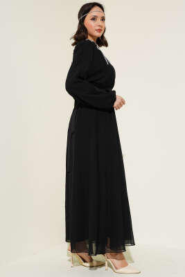 Yakası Taşlı Kuşaklı Şifon Elbise Siyah - Tesettür Elbise