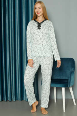 Yakası V Dantelli Desenli Viskon Pijama Takımı Buz Mavisi - Pijama & Gecelik