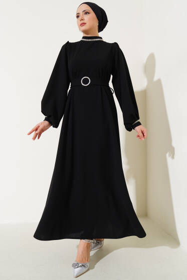 Yakası ve Bileği Taşlı Elbise Siyah - Elbise