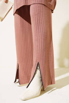 Yakası Yarım Fermuarlı Fitilli Triko Takım Gül Kurusu - Triko İkili Takım