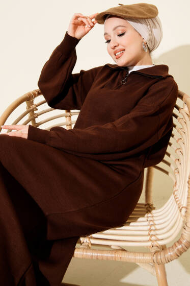 Yakası Yarım Fermuarlı Triko Elbise Kahve - Elbise