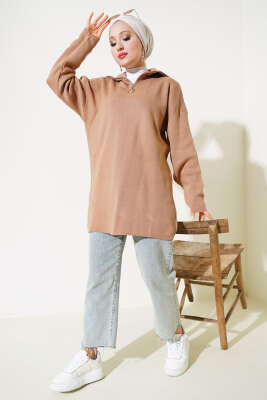 Yakası Yarım Fermuarlı Triko Tunik Büsküvi - Triko Tunik