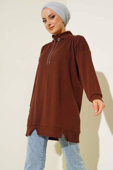 Yakası Zincir Süslemeli Burgu Tunik Kahve - Tunik
