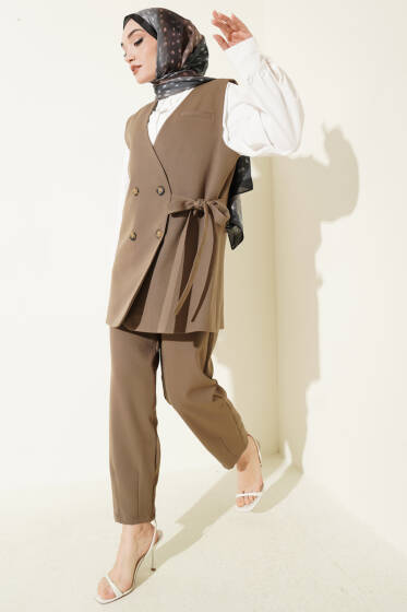 Yan Bağlama Detaylı Yelekli İkili Takım Vizon - İkili Takım