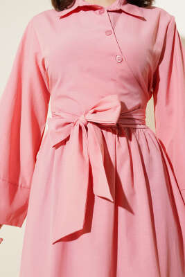 Yan Bağlamalı Yarım Çapraz Düğmeli Elbise Pudra - Tesettür Elbise