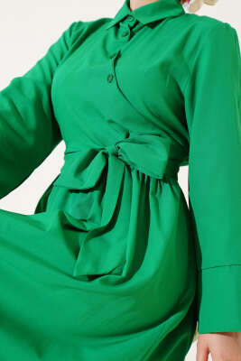 Yan Bağlamalı Yarım Çapraz Düğmeli Elbise Yeşil - Tesettür Elbise