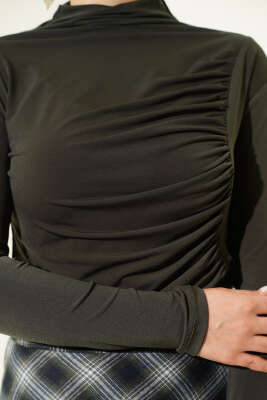 Yan Büzgülü Dik Yaka Sandy Bluz Haki - Bluz