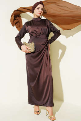 Yan Büzgülü Gold Tokalı Saten Abiye Acı Kahve - DENİZ LIFE