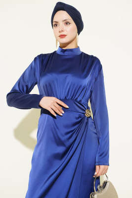 Yan Büzgülü Gold Tokalı Saten Abiye Lacivert - Elbise