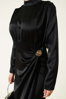 Yan Büzgülü Gold Tokalı Saten Abiye Siyah - Elbise